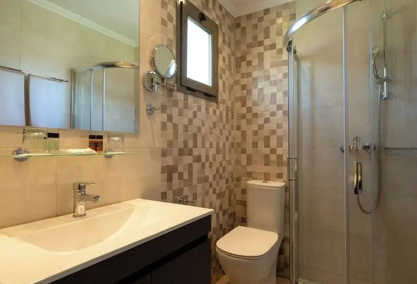 Hotelli Canvas By Mitsis Messonghi