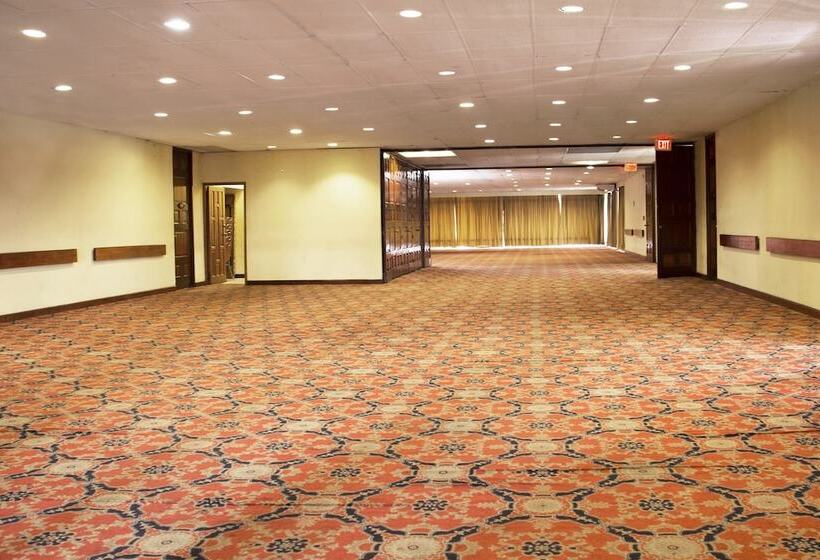 Conquistador Hotel & Conference Center
