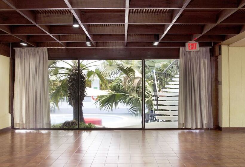 Conquistador Hotel & Conference Center