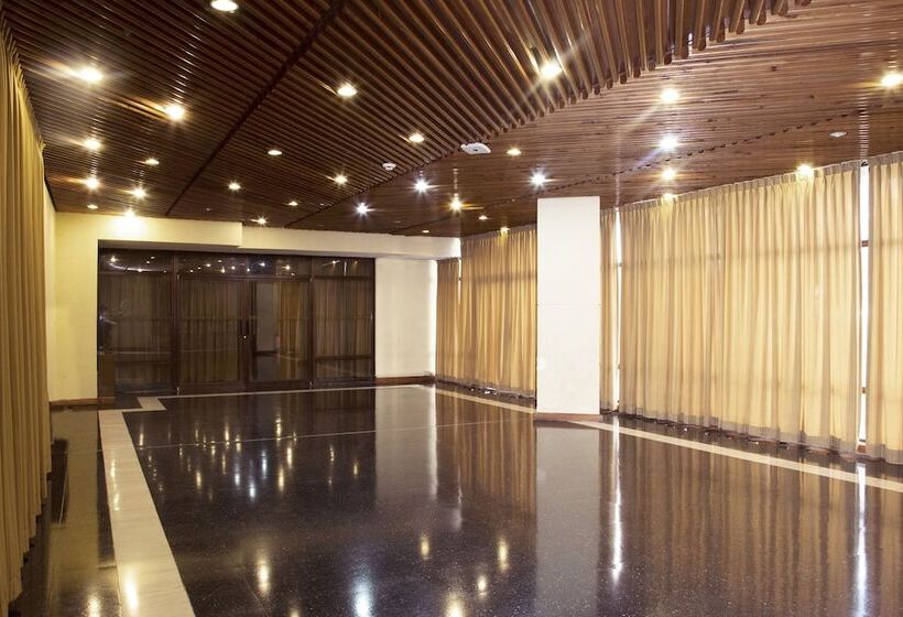 Conquistador Hotel & Conference Center