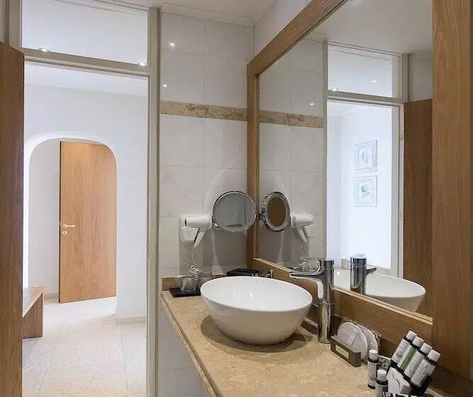 فندق Corfu Holiday Palace