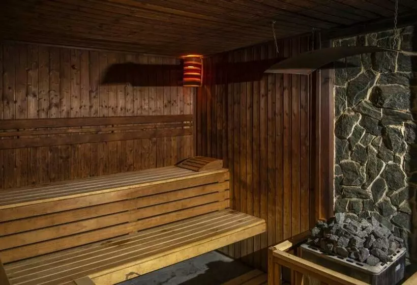 בית מלון כפרי Délibáb