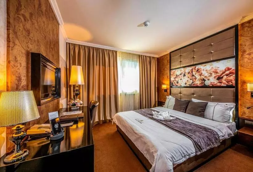 בית מלון כפרי Délibáb