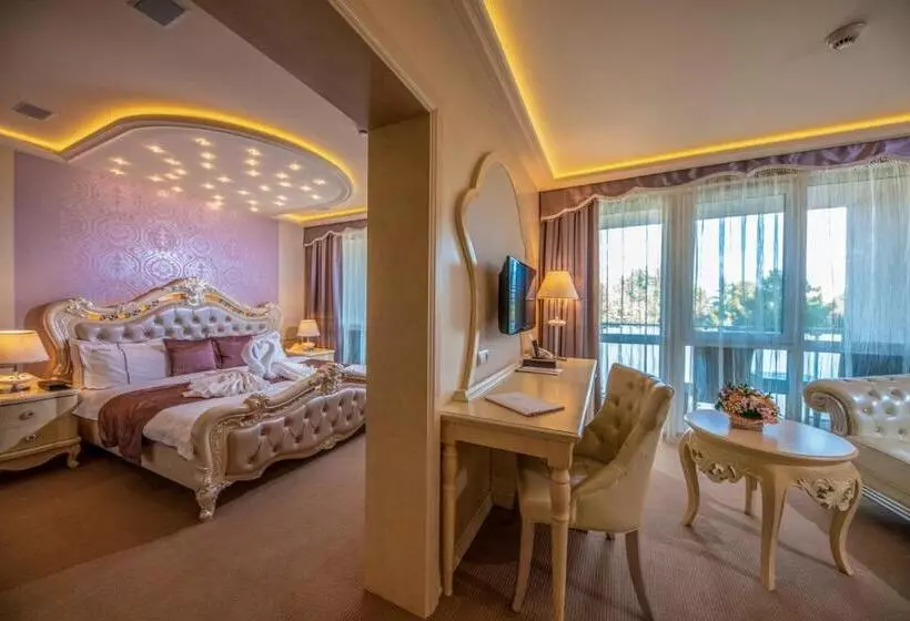 בית מלון כפרי Délibáb