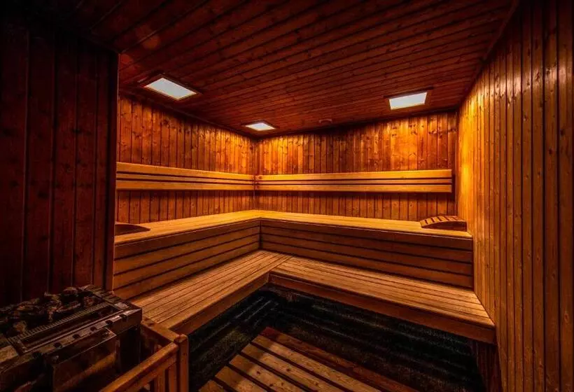 בית מלון כפרי Délibáb