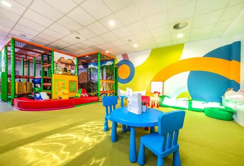 בית מלון כפרי Délibáb