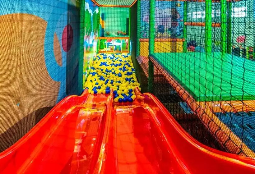 בית מלון כפרי Délibáb