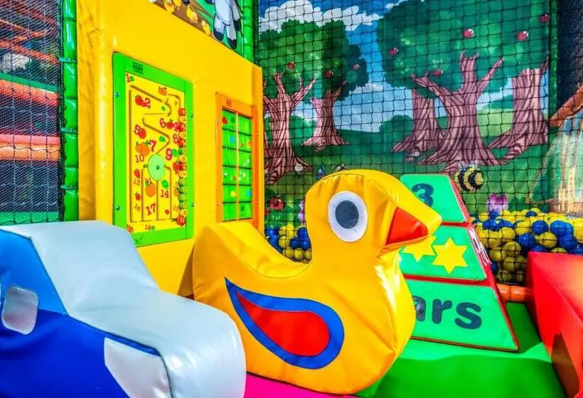 בית מלון כפרי Délibáb