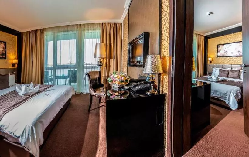 בית מלון כפרי Délibáb