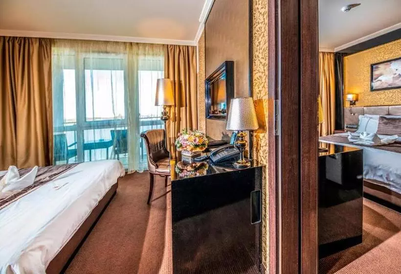 בית מלון כפרי Délibáb