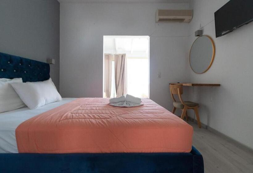 Lichnos Beach Hotel & Suites