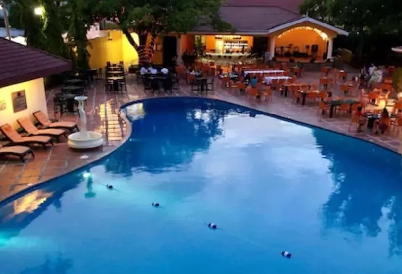 Pegasus Hotel By The Waterfront