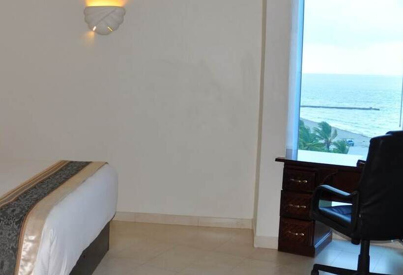 Pegasus Hotel By The Waterfront