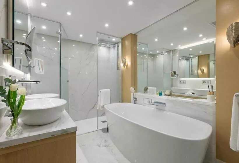 בית מלון כפרי Rodos Palace