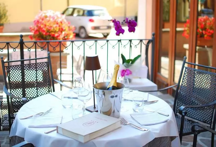 Alla Rocca Hotel Conference & Restaurant