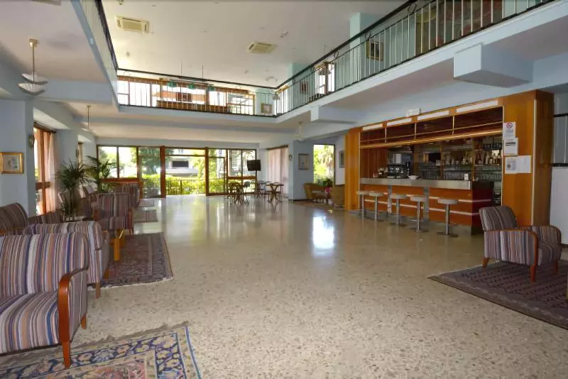 فندق Diplomat Marine