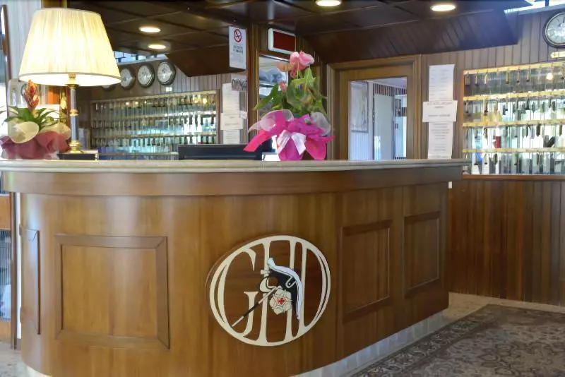 فندق Diplomat Marine