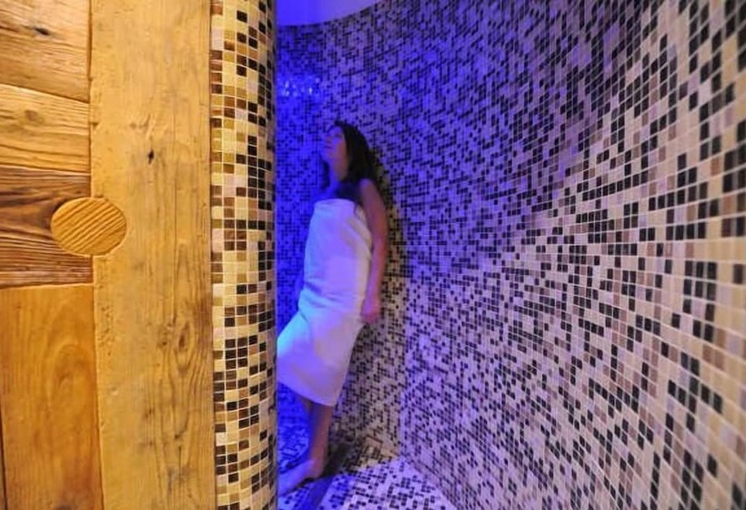 هتل Excelsior Planet