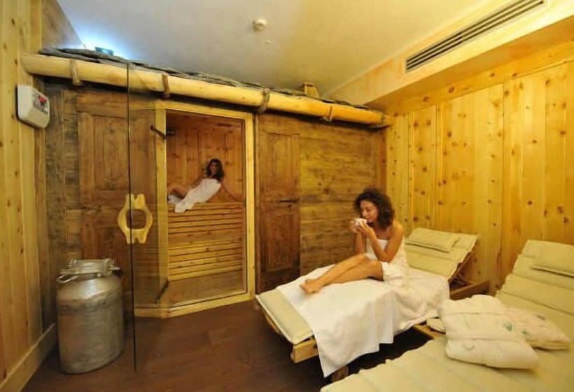 هتل Excelsior Planet