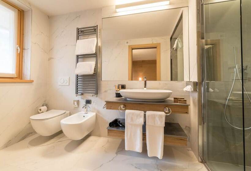 هتل Excelsior Planet