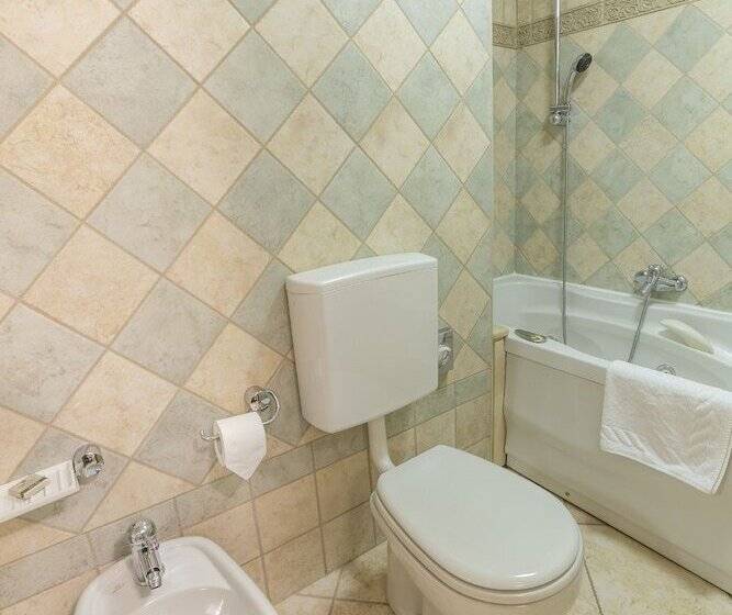 هتل Excelsior Planet