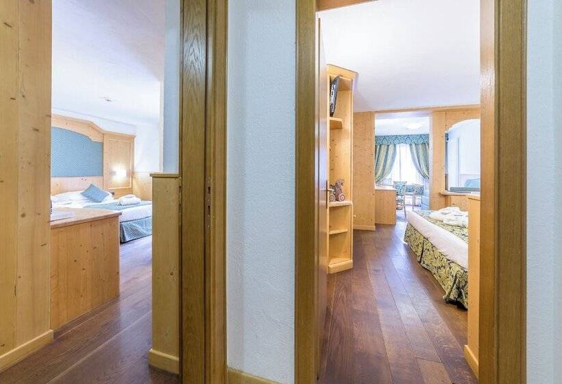 هتل Excelsior Planet