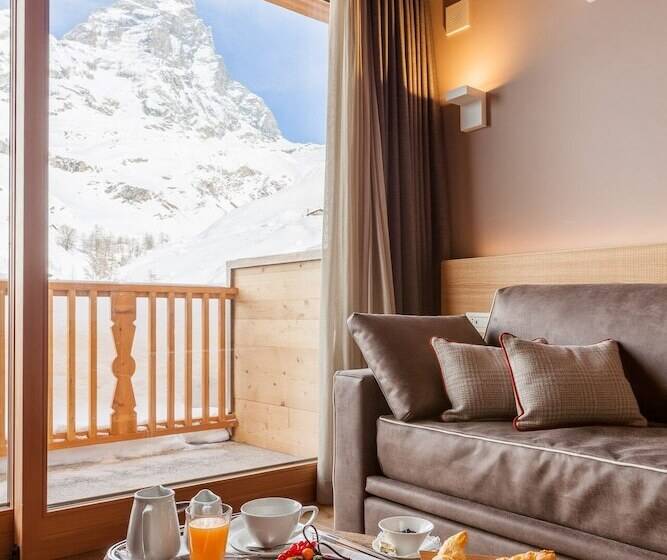 هتل Excelsior Planet