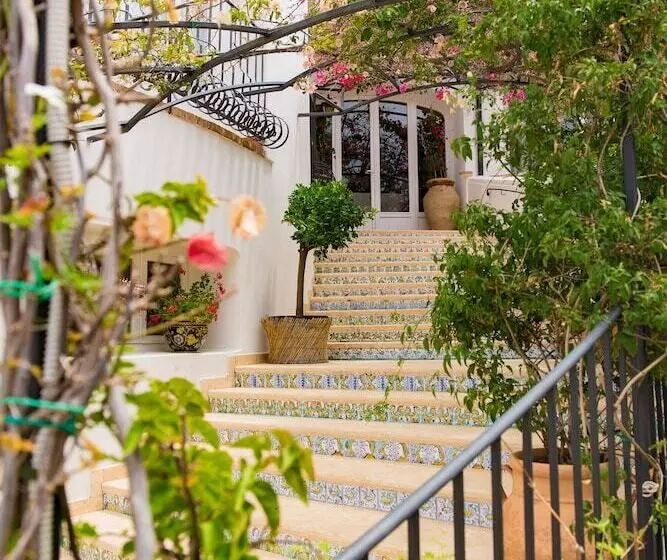 Отель Le Calette Bay