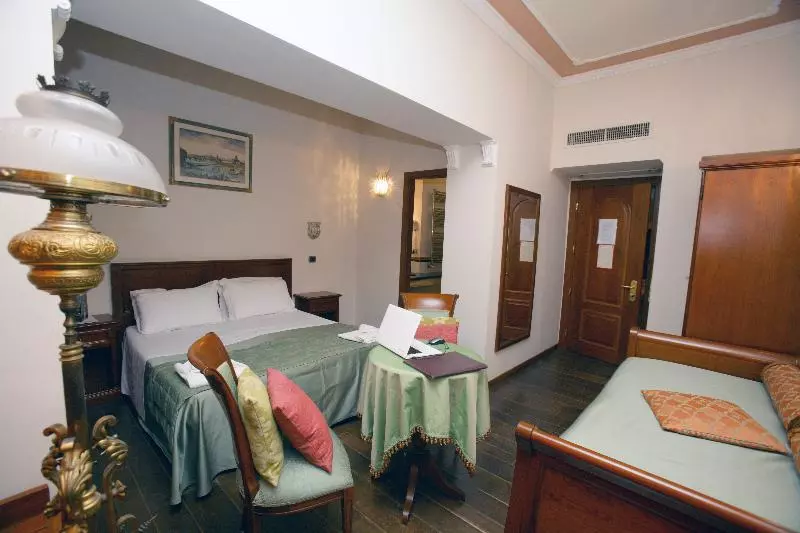 هتل Domus Florentiae