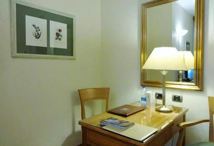 호텔 Excelsior Magenta