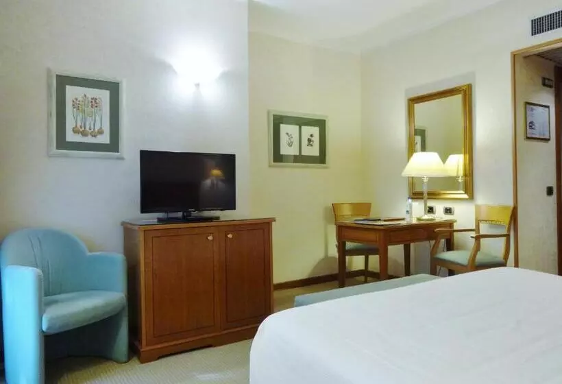 호텔 Excelsior Magenta