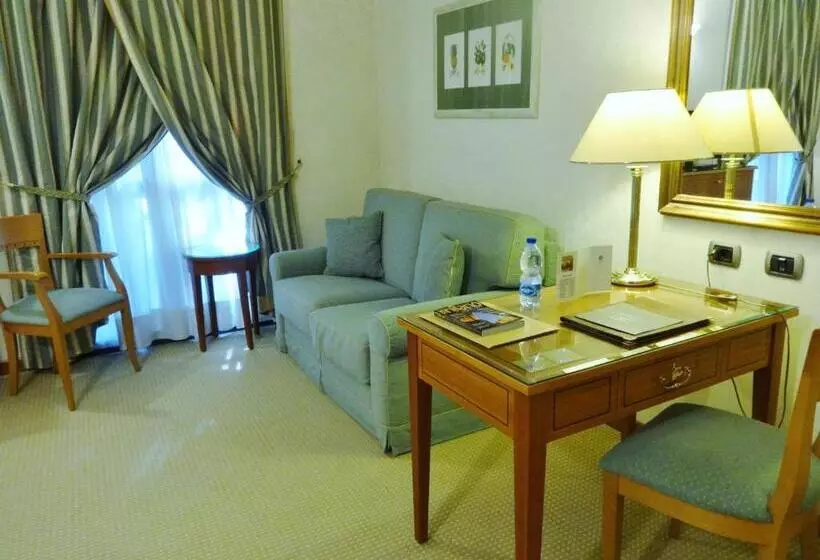 호텔 Excelsior Magenta