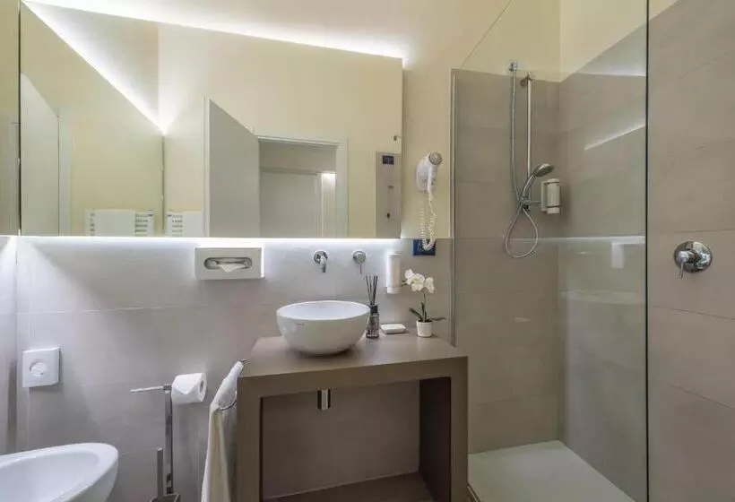 Hotel Meandro Lake View