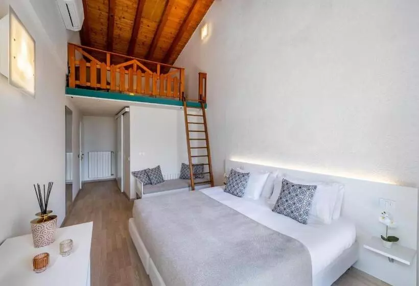 Hotel Meandro Lake View