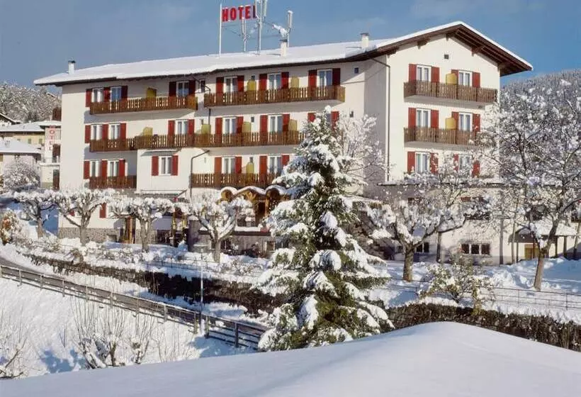 Отель Panorama Wellness & Resort