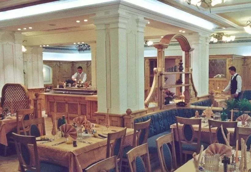 Отель Panorama Wellness & Resort