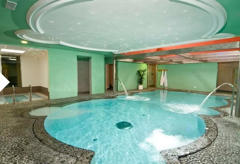 Отель Panorama Wellness & Resort