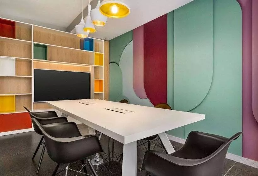 هتل Wyndham Garden Florence