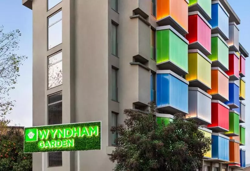 هتل Wyndham Garden Florence