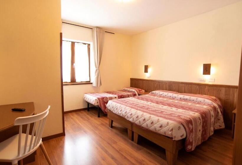 Szálloda Albergo Bucaneve