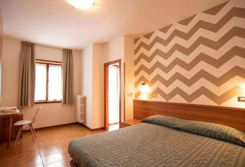 Отель Albergo Bucaneve