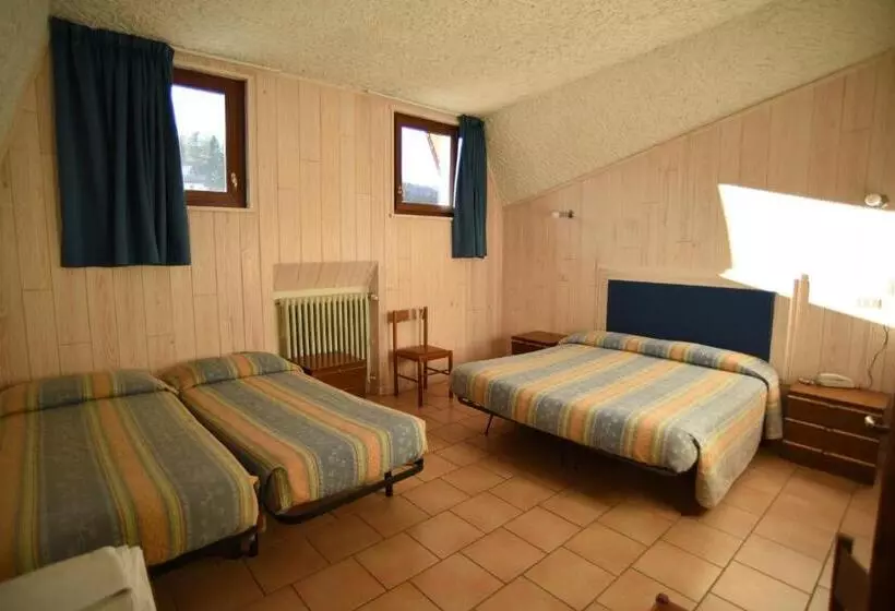 Отель Albergo Bucaneve