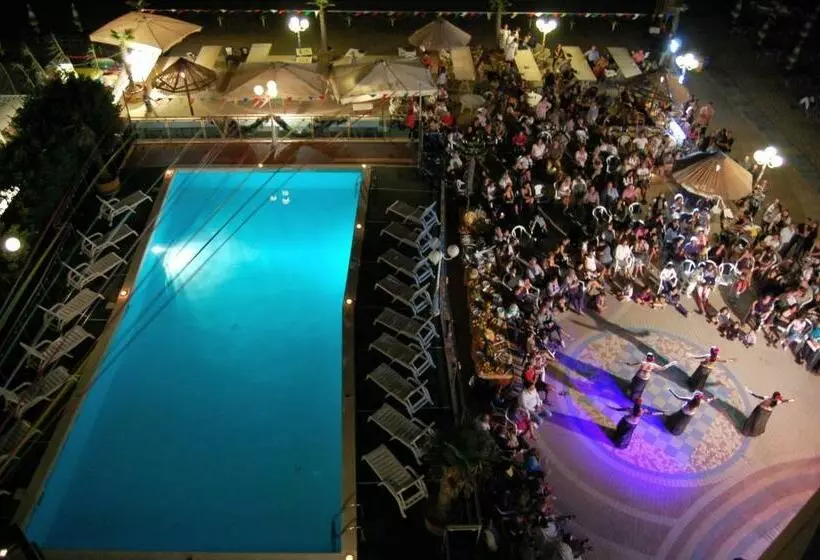 酒店 Bikini Tropicana Family