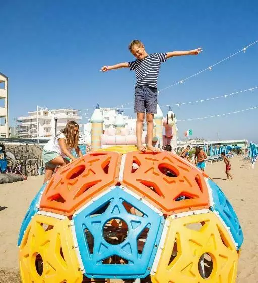 酒店 Bikini Tropicana Family