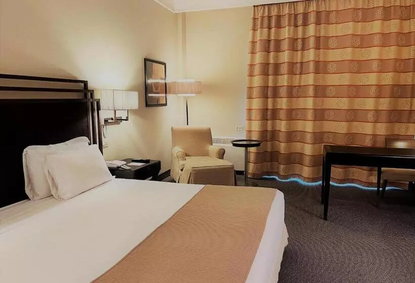 هتل Crowne Plaza Rome St. Peter S, An Ihg