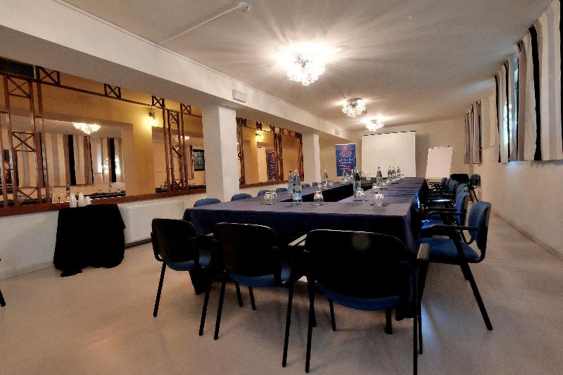 فندق De La Ville