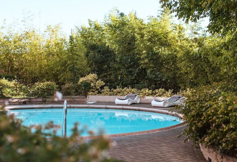 فندق De La Ville