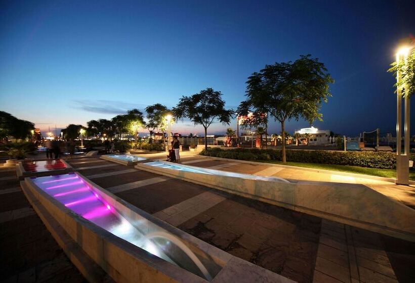 فندق De La Ville