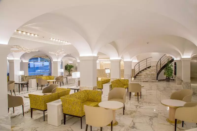 Shangri La Roma By Omnia Hotels