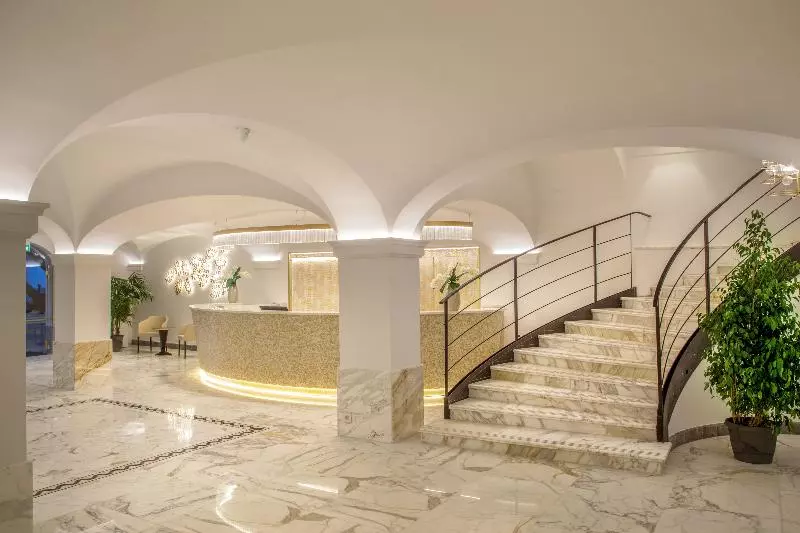Shangri La Roma By Omnia Hotels
